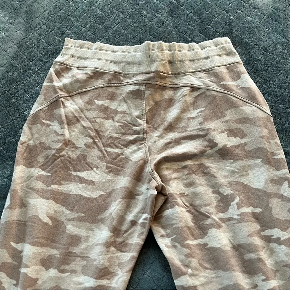 Athleta Cream camo Jogger Track Pants with Soft‎ Elastic Waistband - Picture 4 of 5